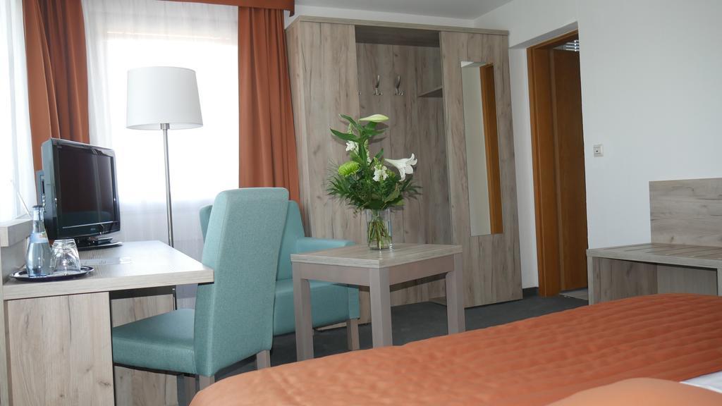 Komfort Hotel לודוויגסבורג מראה חיצוני תמונה